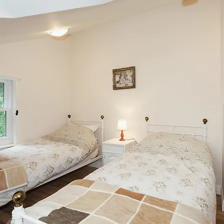 Waterfall Wood Semesterbostad *