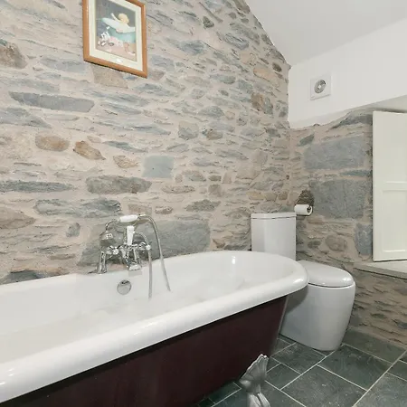 Waterfall Wood Feriehus