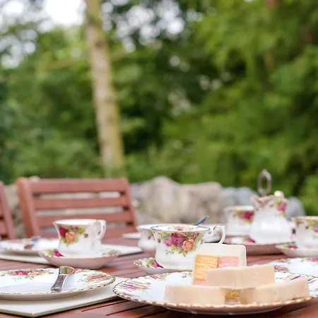 Waterfall Wood Semesterbostad